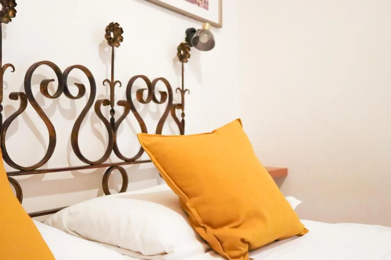 Apartment Via Dei Benci Florence Italy