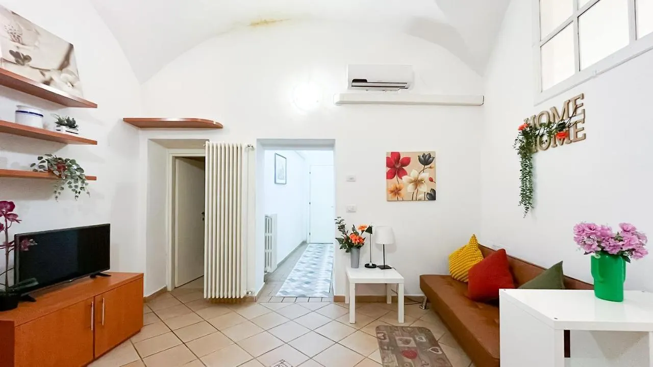 Apartment Via Dei Benci Florence Italy